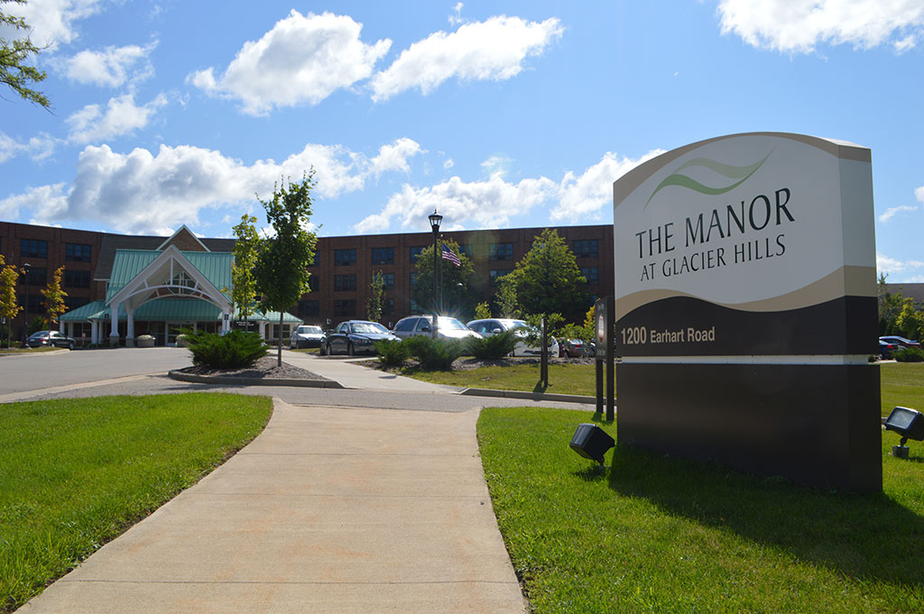 Glacier Manor Resort Newfoundland And Labrador Canada 02_glacier_hills_manor_exterior - Spence Brothers