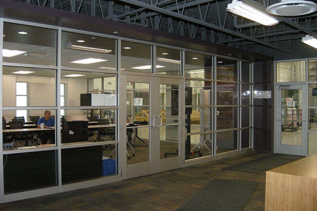 02_nmc_aero_interior_glass_divider