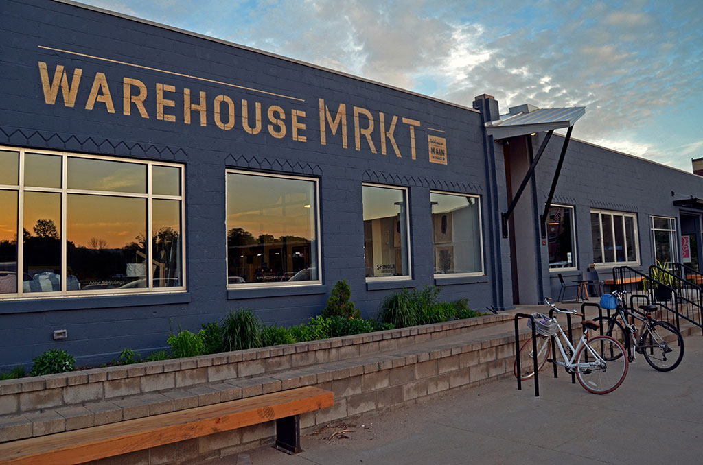 02_warehouse-marketplace_exterior