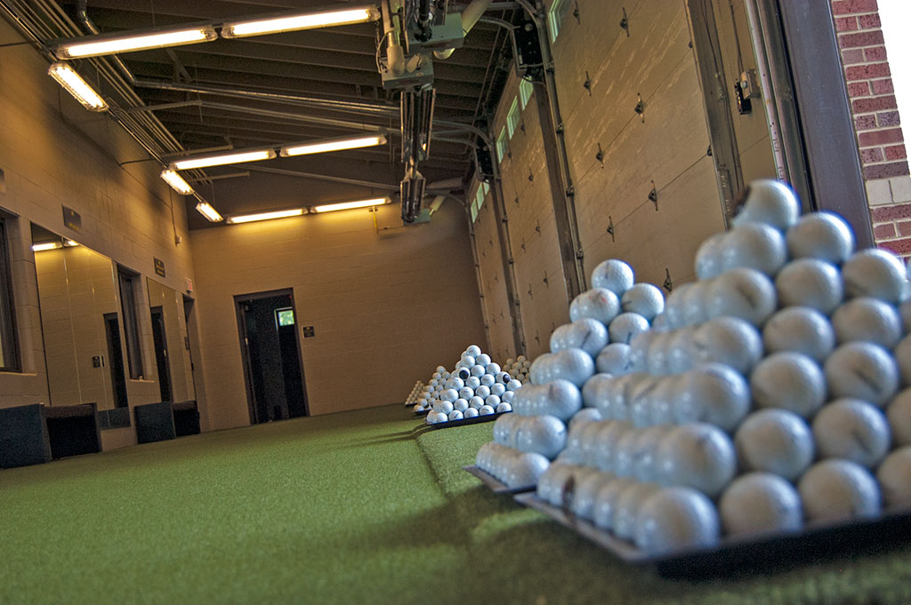 03_um-golf-practice_int_hedu-rec-sports_horz5