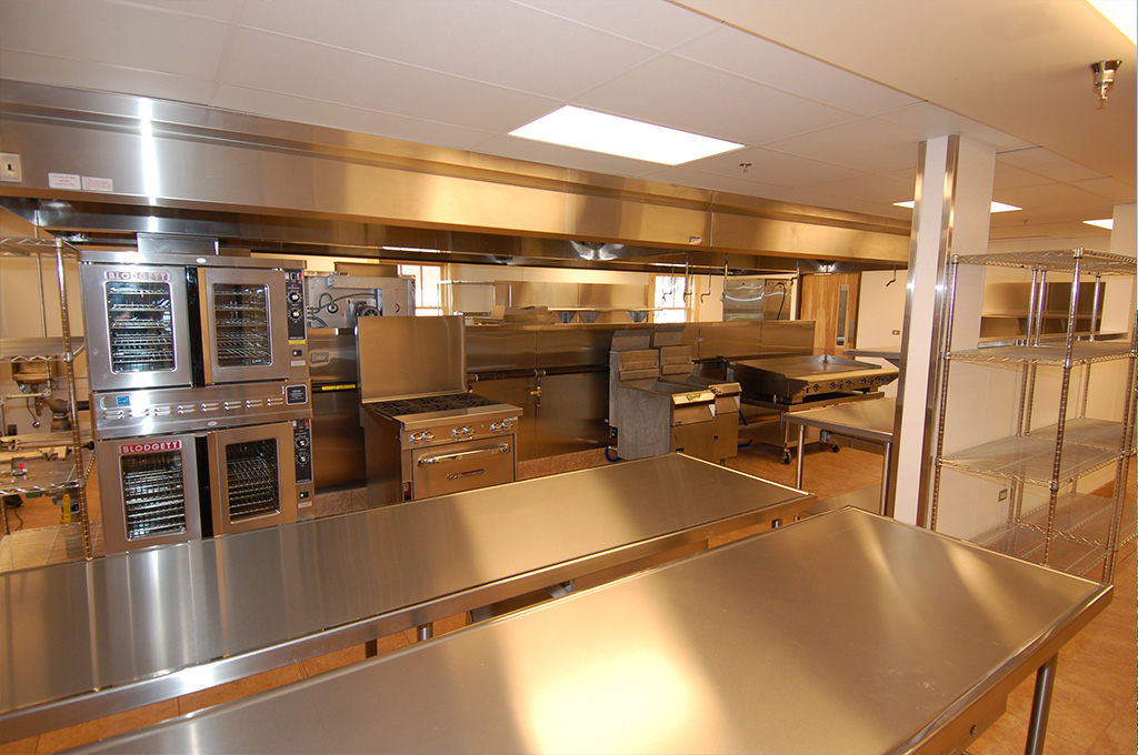 camp_michigania_interior_kitchen