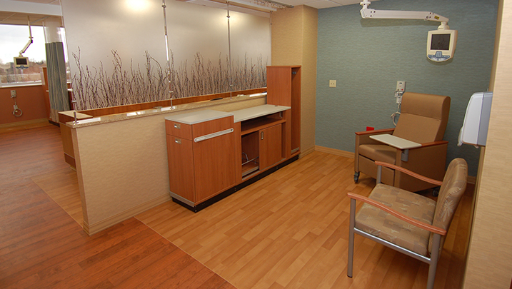 covenant_mackinaw_cancer_center_treatment_area_02