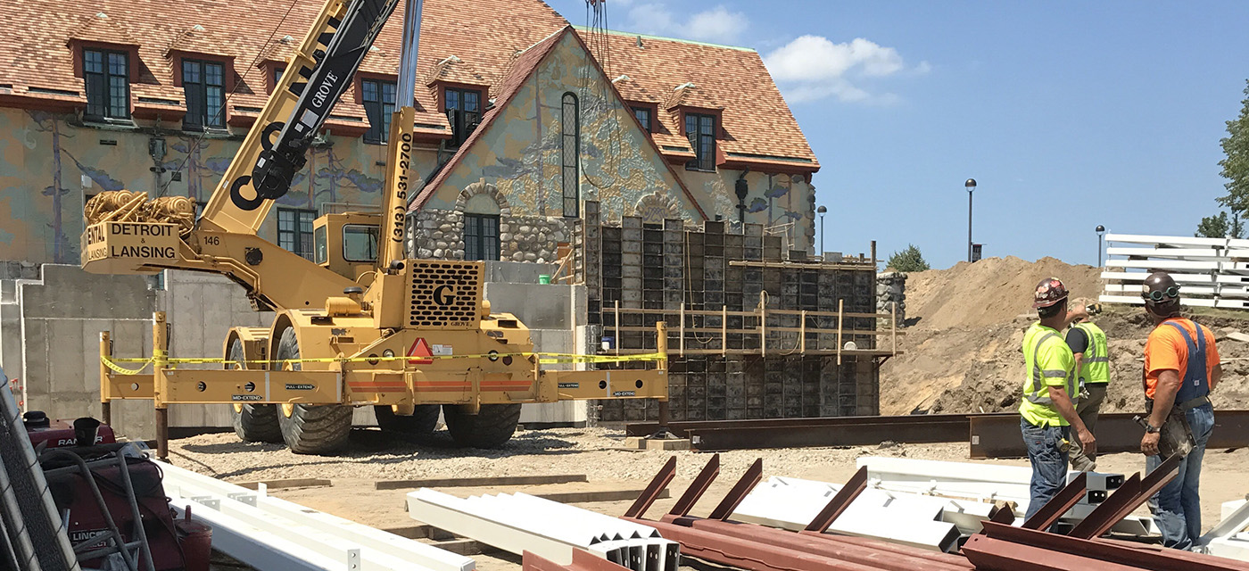 midland courthouse-crane-staging