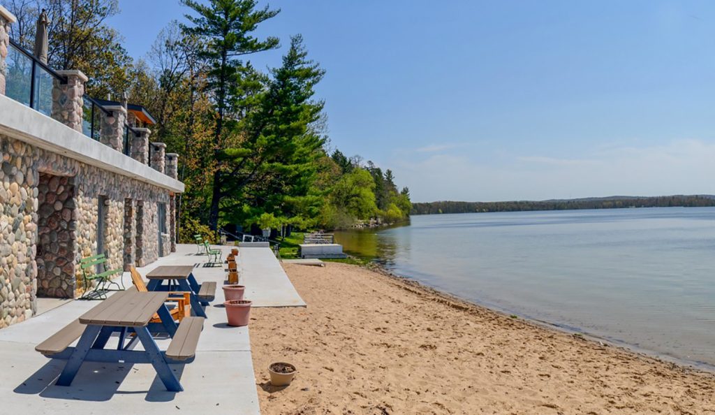ica-beachhouse_ext_pano-02
